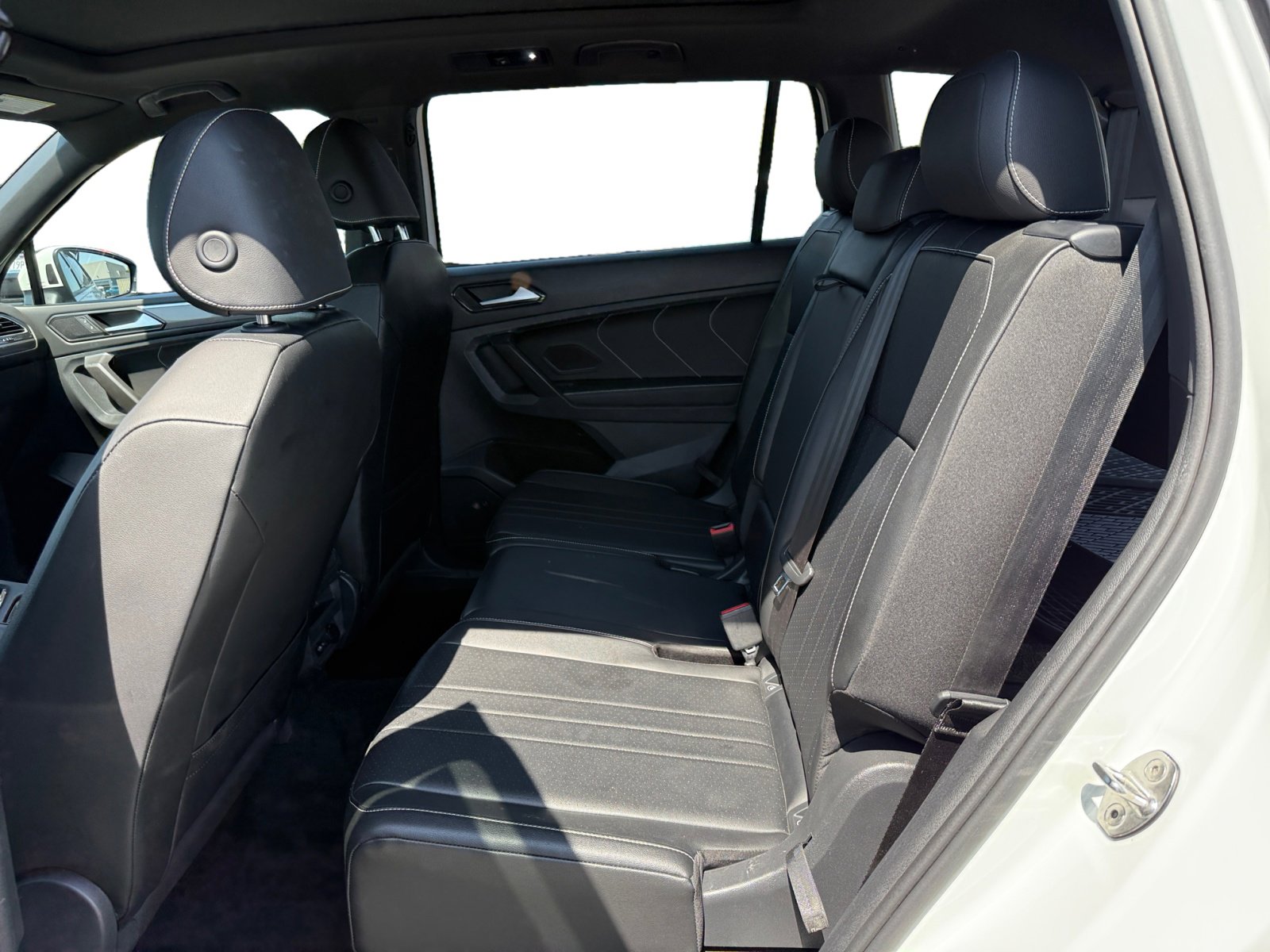2022 Volkswagen Tiguan SE R-Line Black photo 16