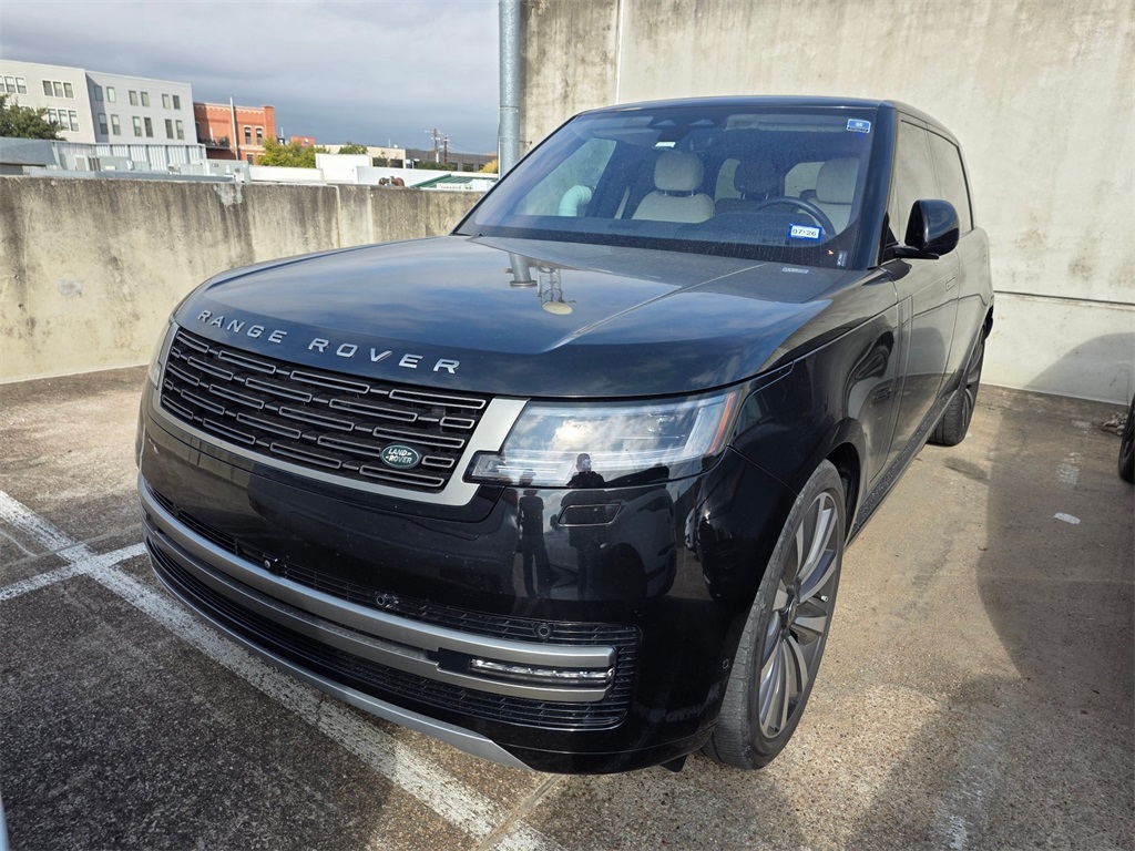 2023 Land Rover Range Rover SE's photo