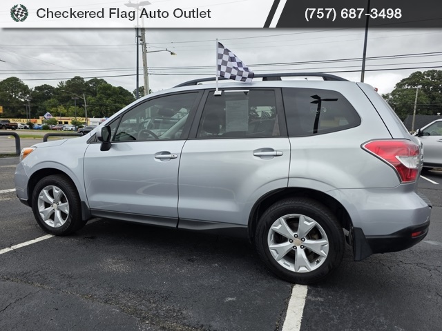2016 Subaru Forester 2.5i Premium photo 3