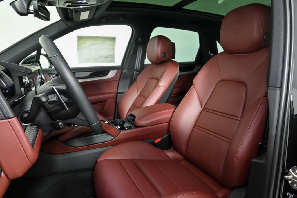 2025 Porsche Cayenne E-Hybrid S photo 5