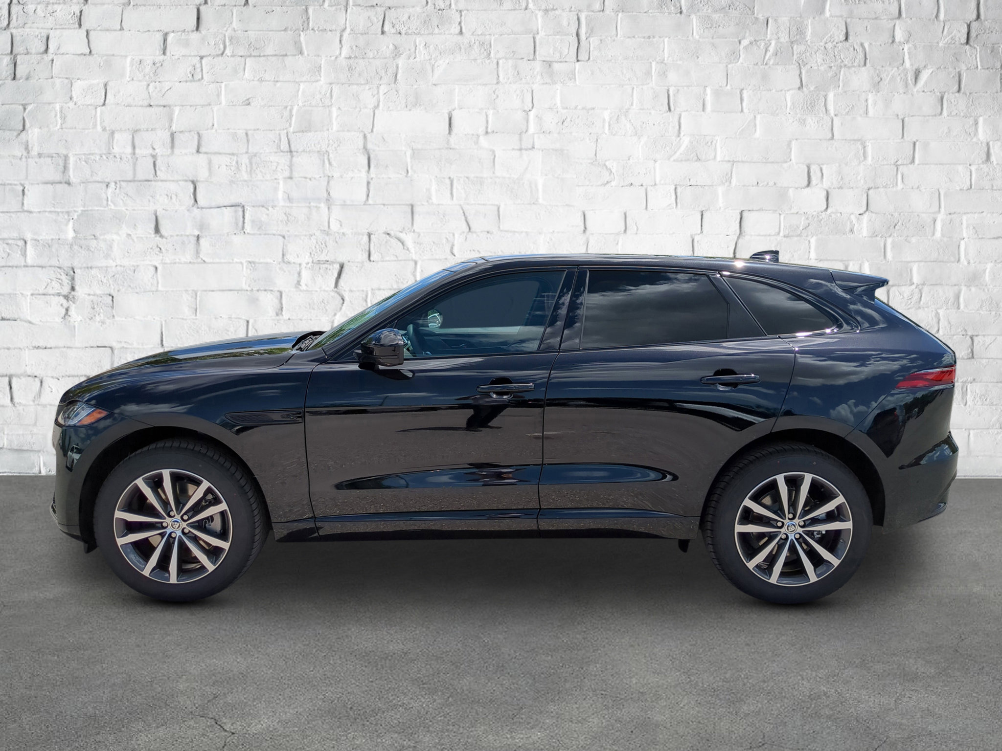 2026 Jaguar F-PACE P250 R-Dynamic S photo 3