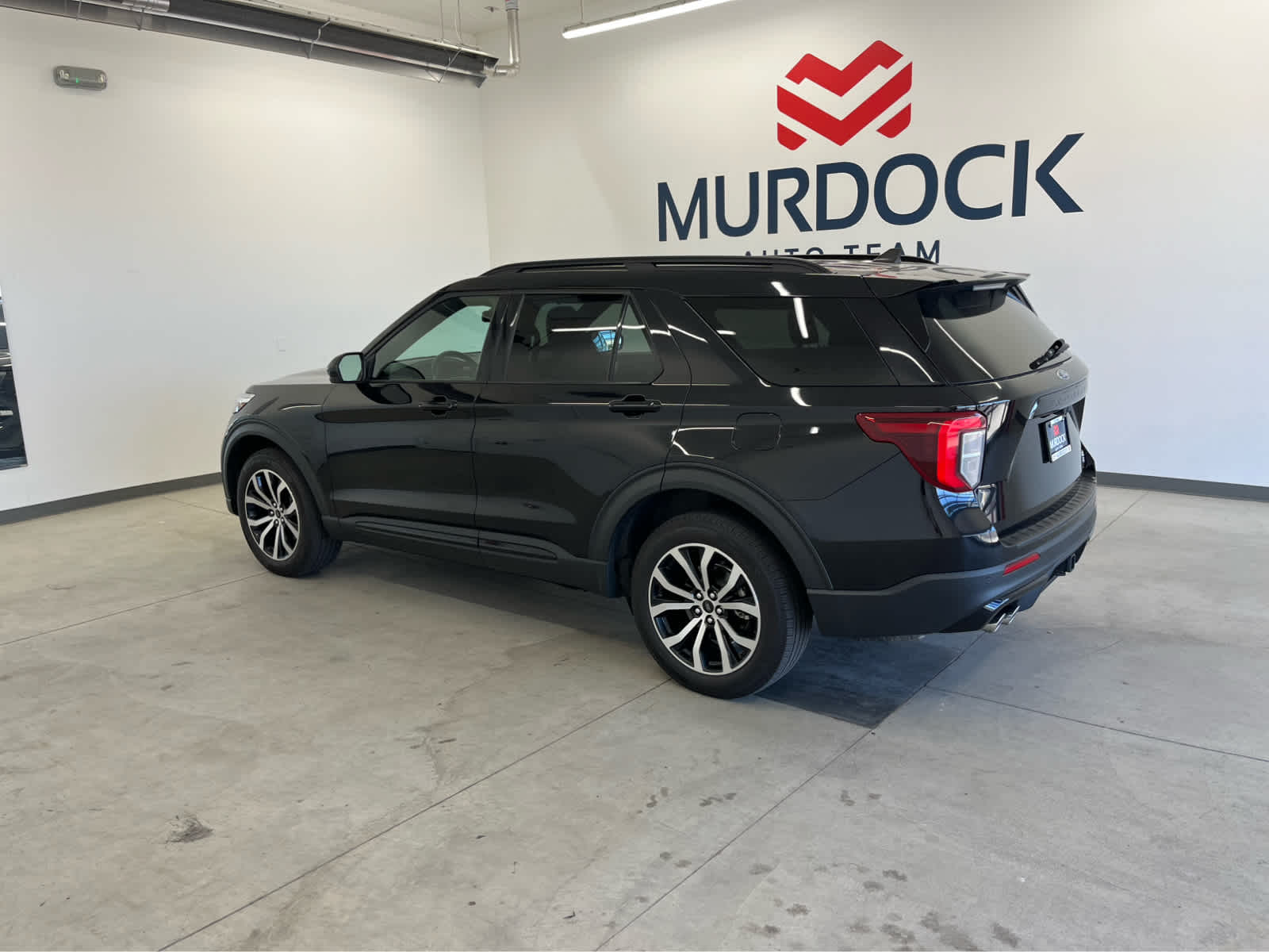 2022 Ford Explorer ST photo 2