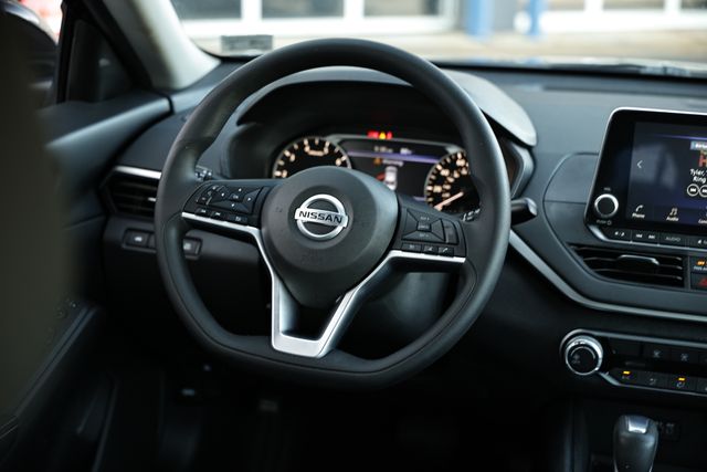 2022 Nissan Altima 2.5 SV photo 26