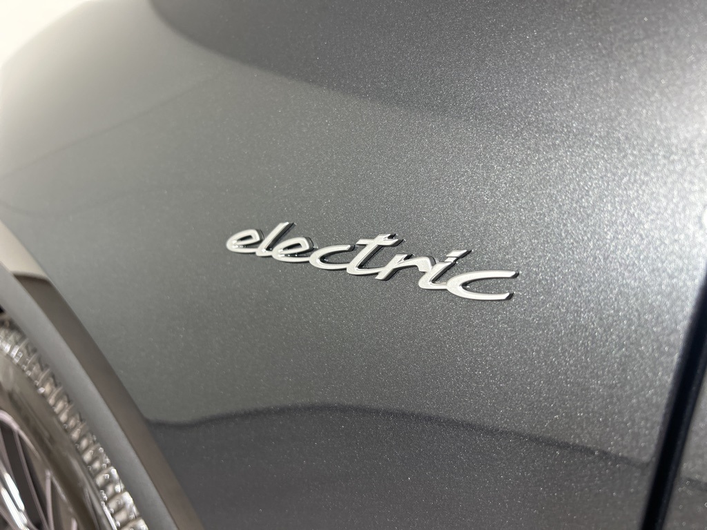 2025 Porsche Macan Electric 4 photo 23