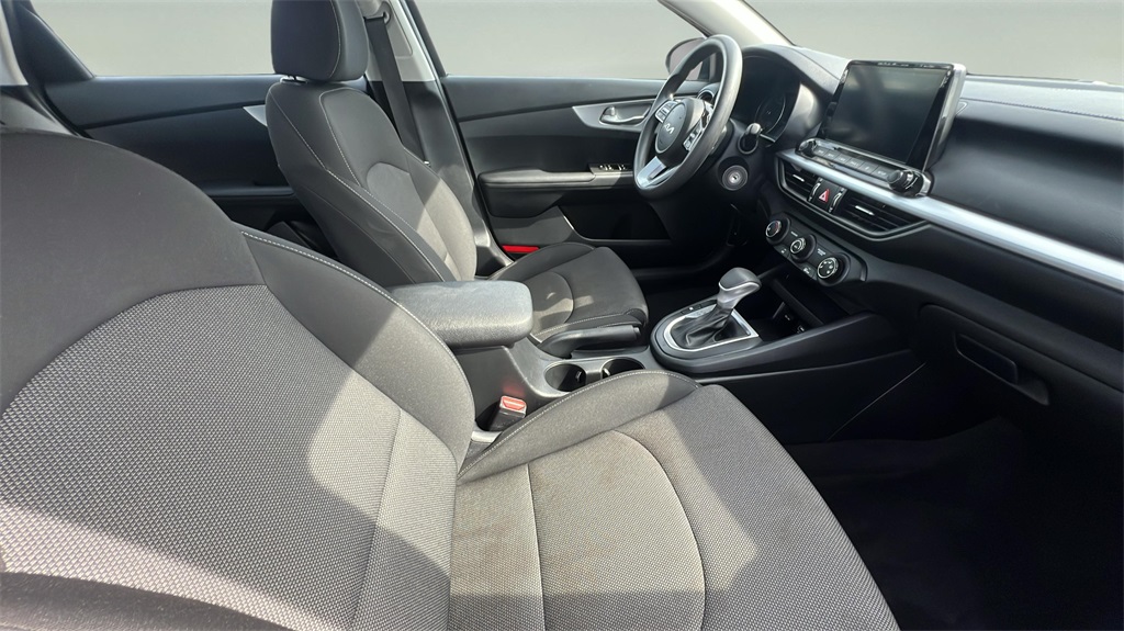 2022 Kia Forte LXS photo 11