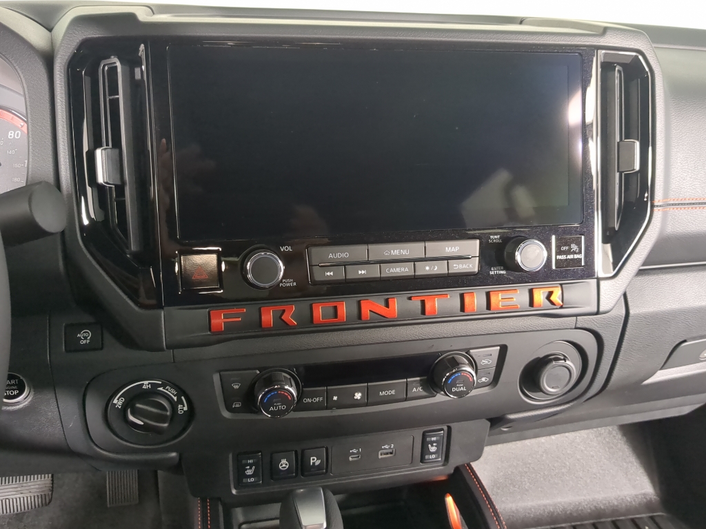 2025 Nissan Frontier PRO-4X photo 22