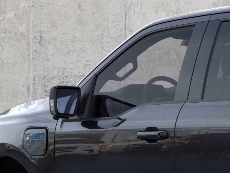 2025 Ford F-150 Lightning photo 18