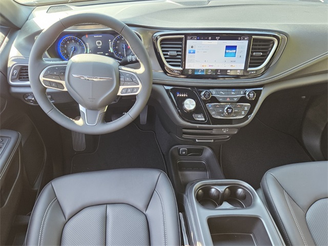 2026 Chrysler Pacifica photo 8