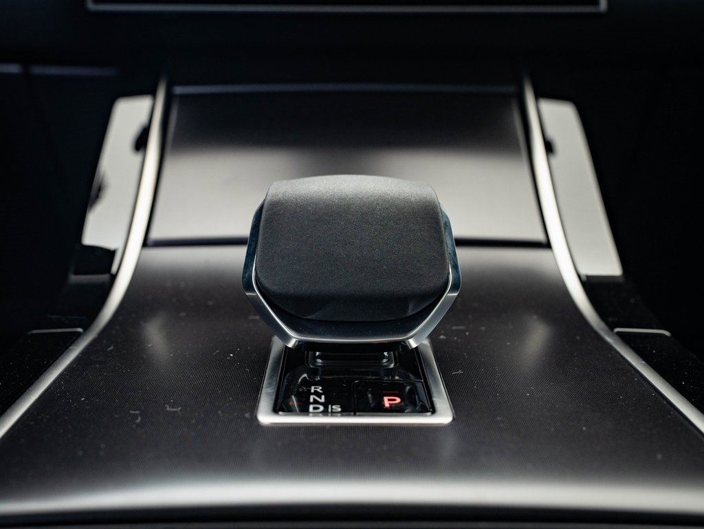 2026 Land Rover Range Rover Evoque Dynamic SE photo 27