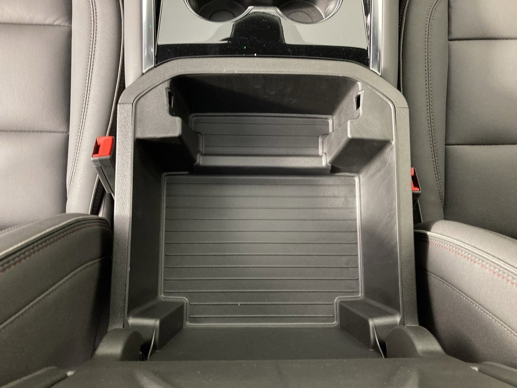 2026 Chevrolet Suburban RST photo 10
