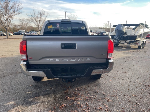 2017 Toyota Tacoma SR5 photo 4