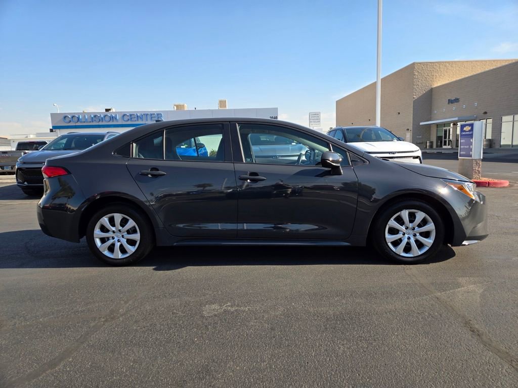 2024 Toyota Corolla LE photo 6