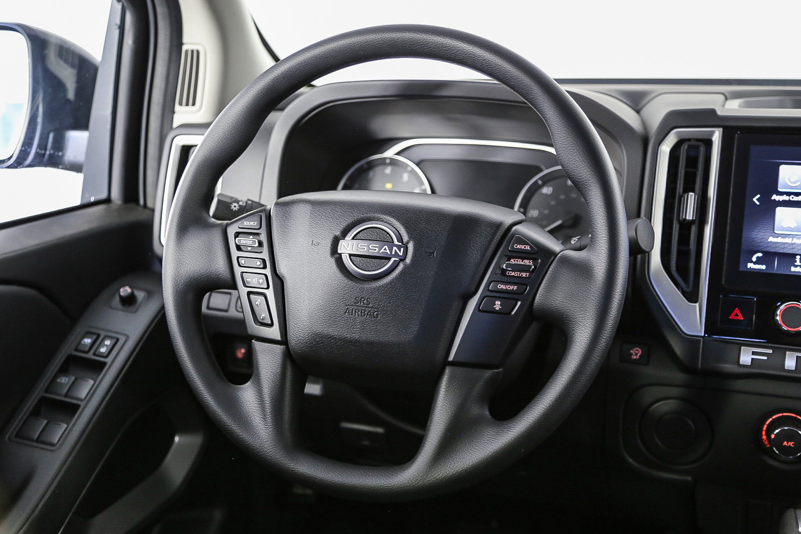 2025 Nissan Frontier Crew Cab SV photo 28