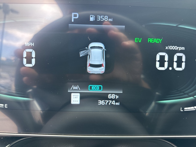2023 Kia Niro EX Touring photo 9