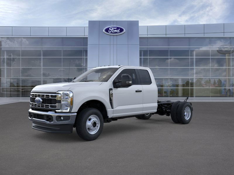 2026 Ford F-350 Super Duty Chassis Cab XL's photo