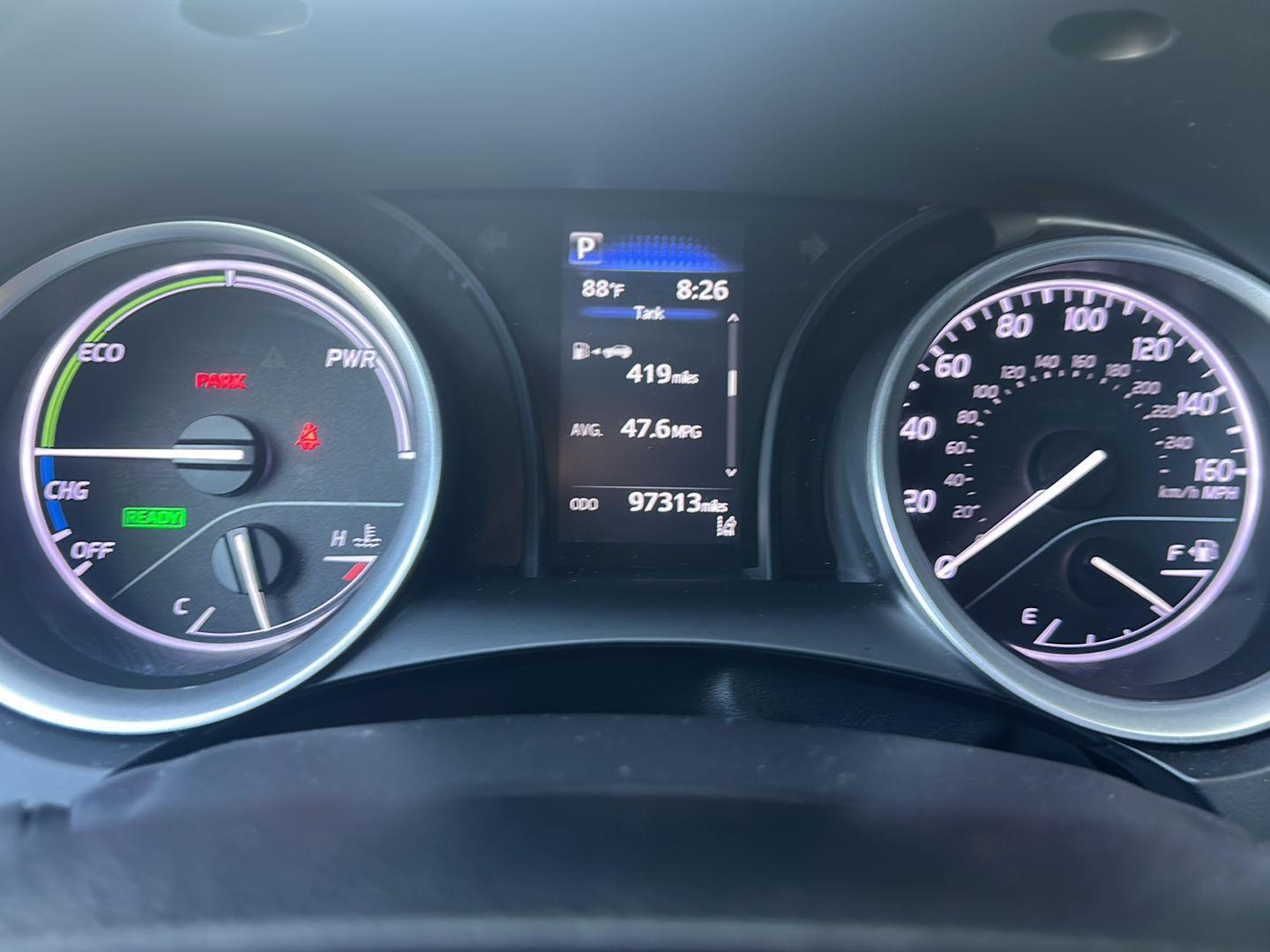 2021 Toyota Camry Hybrid LE photo 2