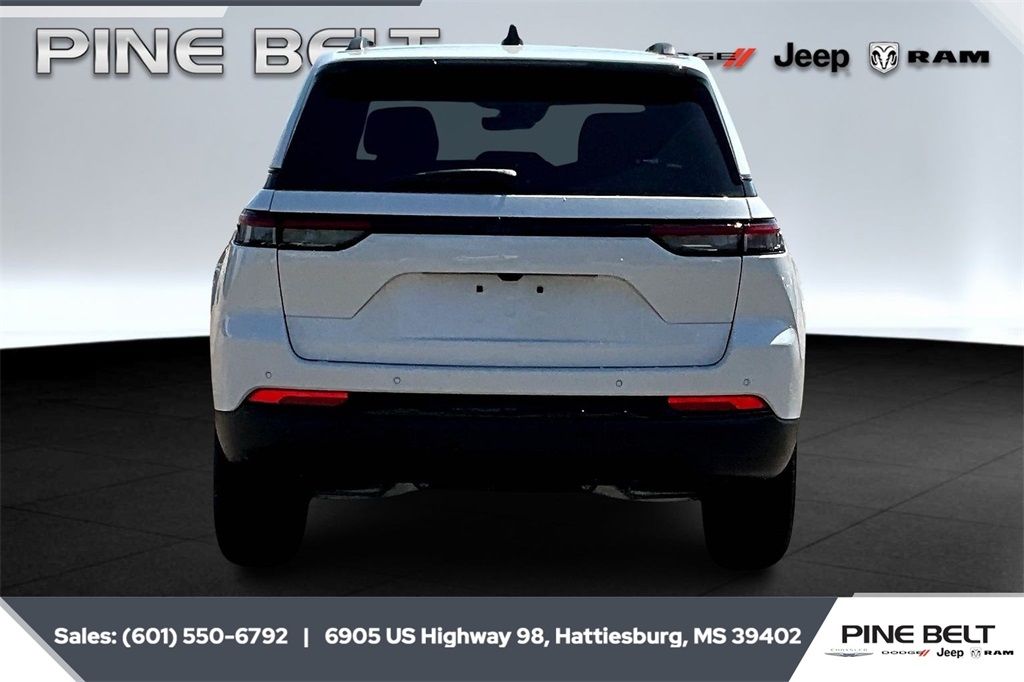 2025 Jeep Grand Cherokee Altitude photo 4