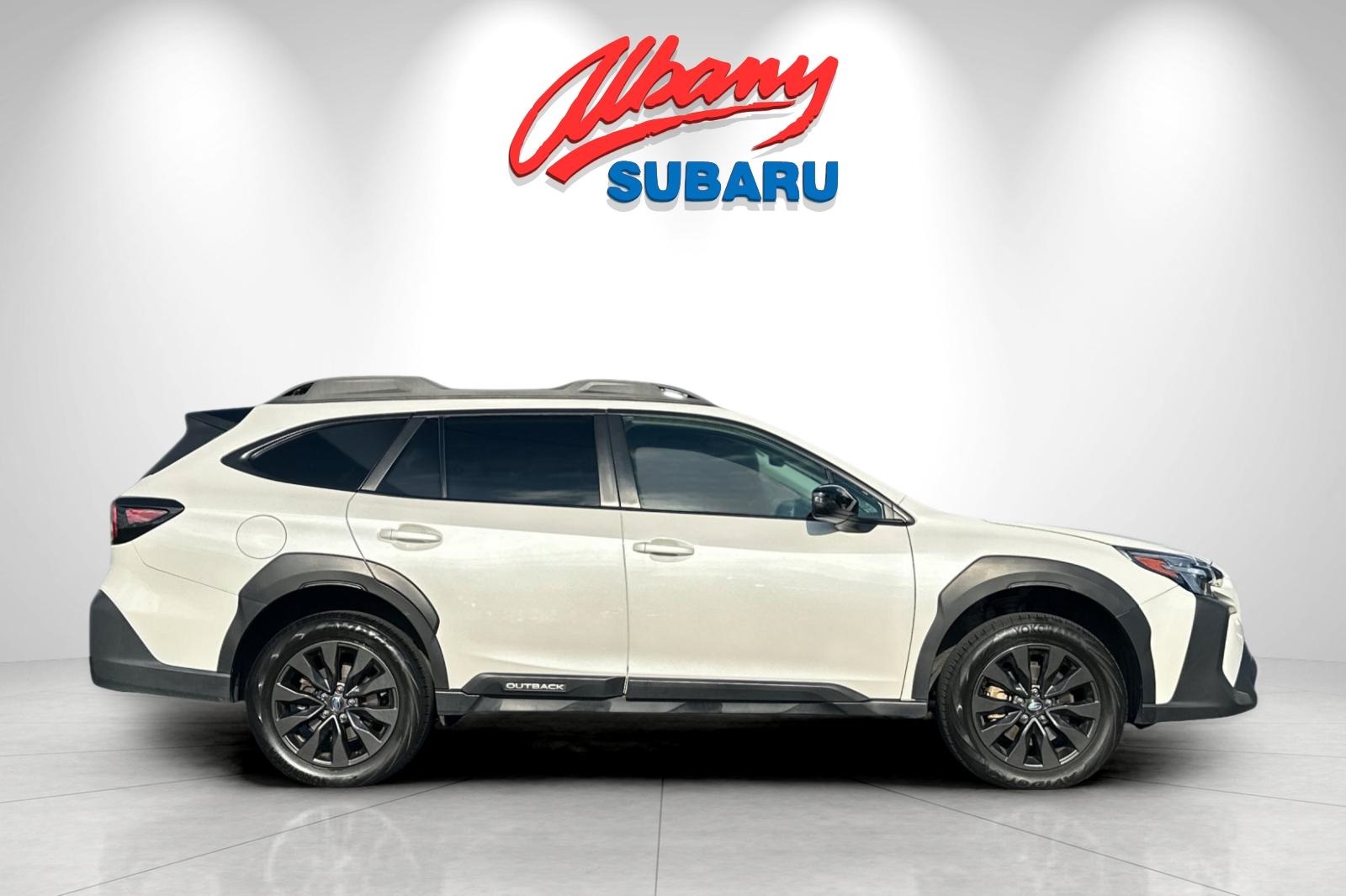 2023 Subaru Outback Onyx Edition photo 3