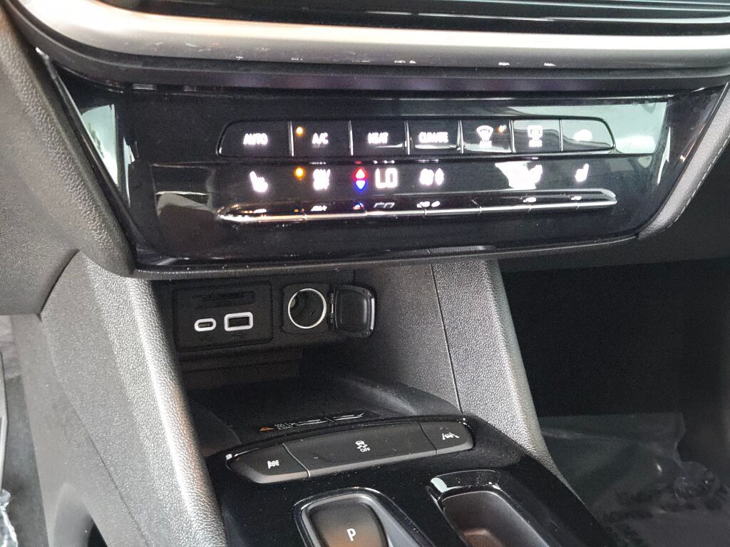2023 Chevrolet Bolt EV 2LT photo 24