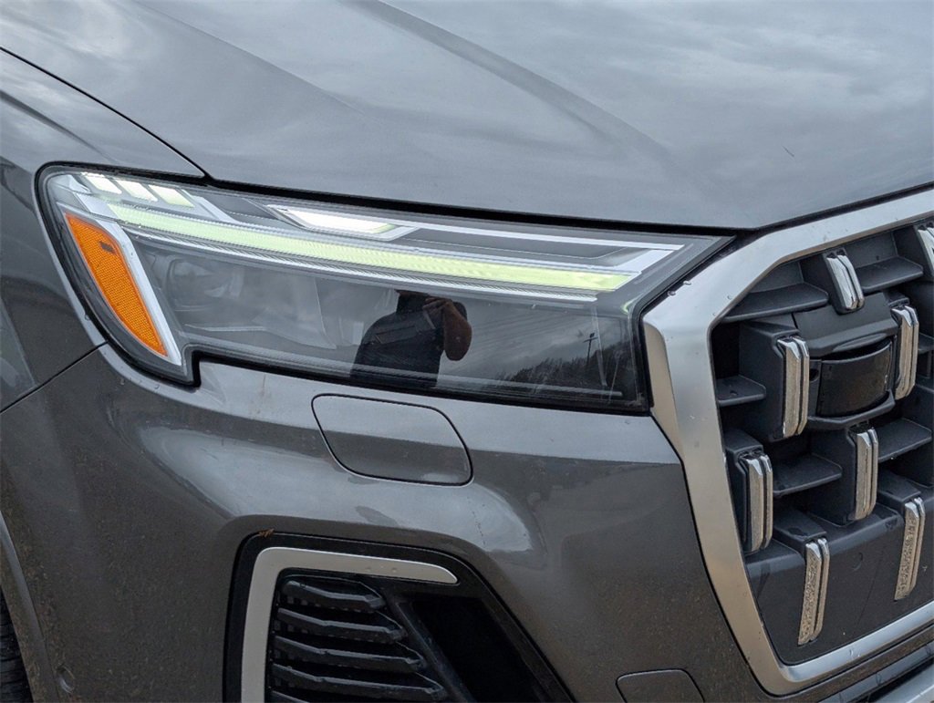 2025 Audi Q7 55 Premium Plus photo 4