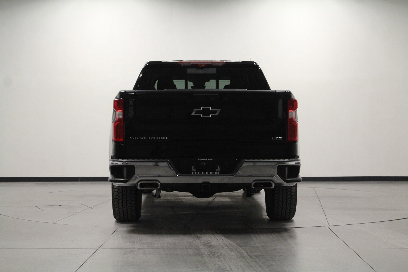 2024 Chevrolet Silverado 1500 LTZ photo 4