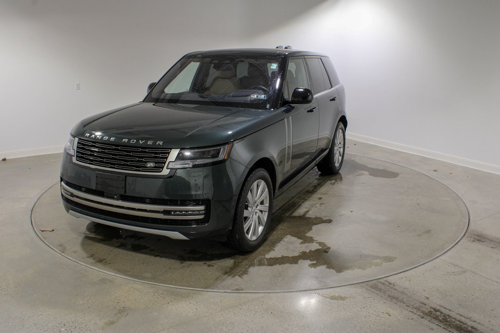 2023 Land Rover Range Rover SE's photo