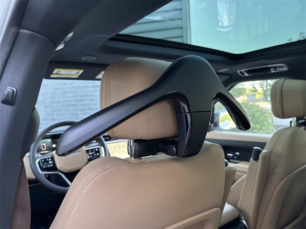 2025 Land Rover Range Rover Sport SE photo 16