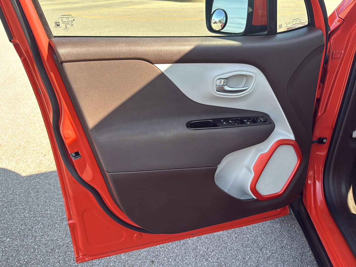 2015 Jeep Renegade Latitude photo 16