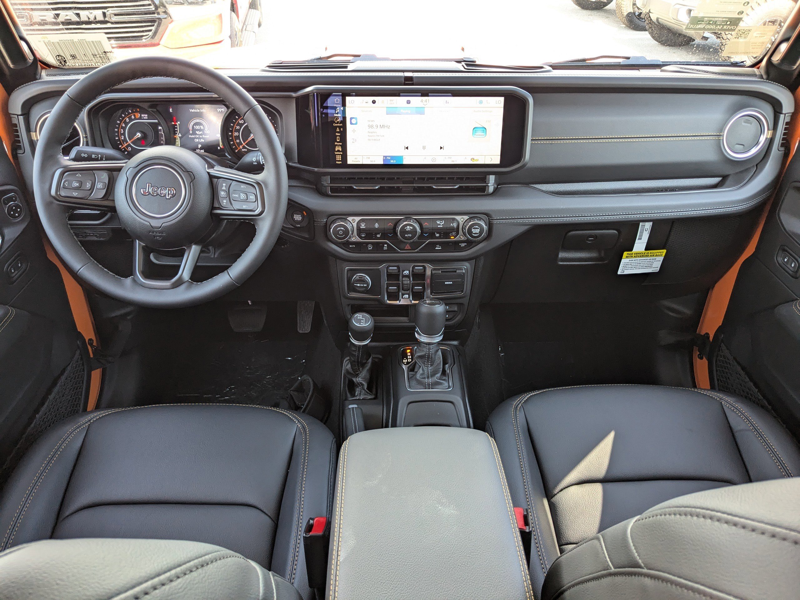 2025 Jeep Gladiator Sport photo 8