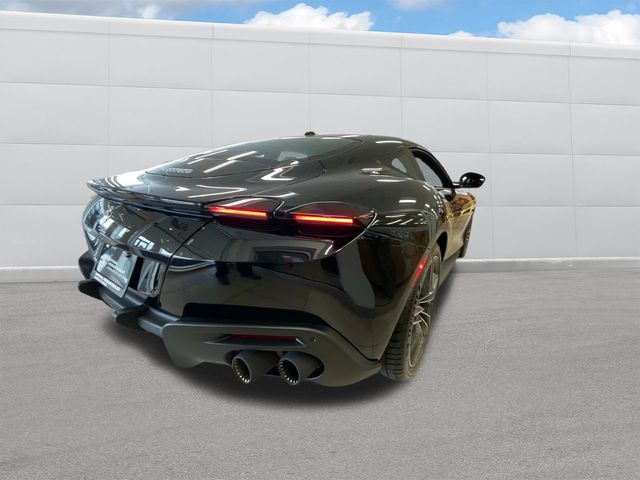 2024 Ferrari Roma Base photo 7