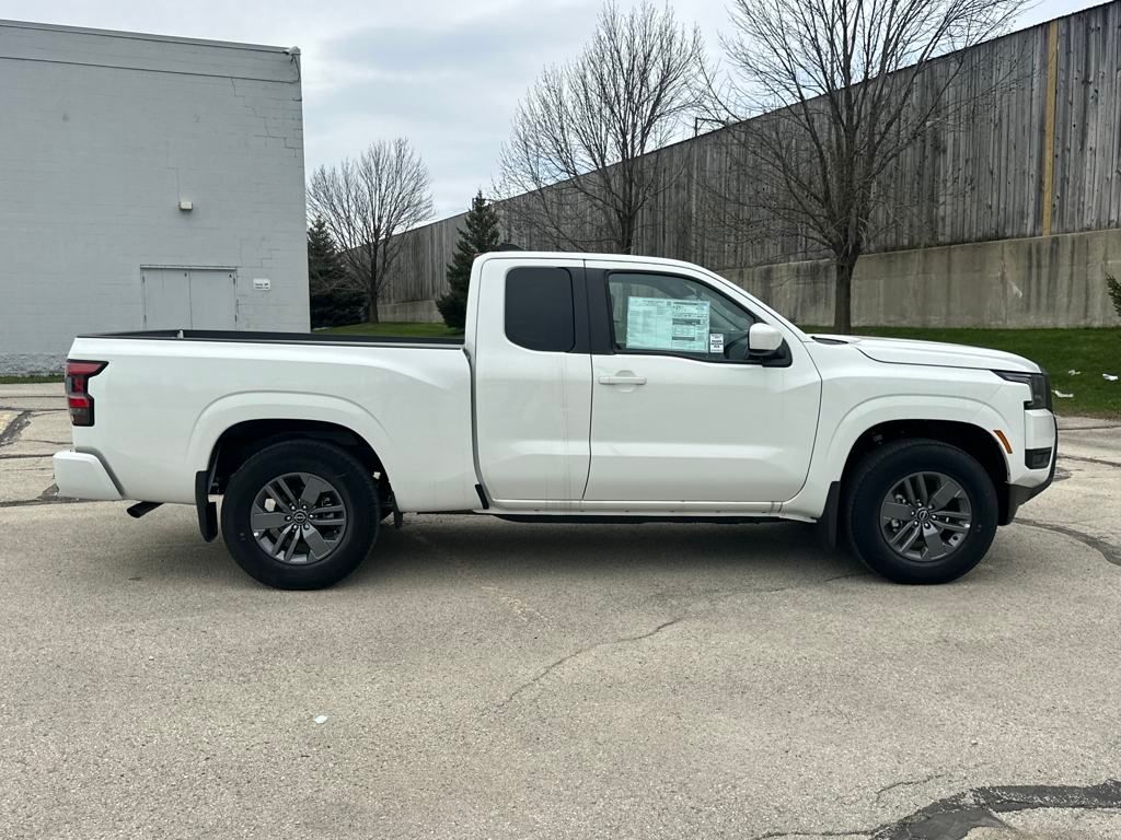 2025 Nissan Frontier SV photo 6