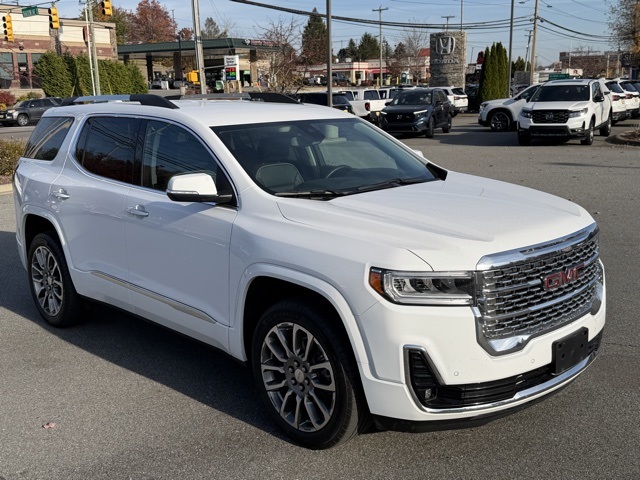 2023 Gmc Acadia Denali photo 3