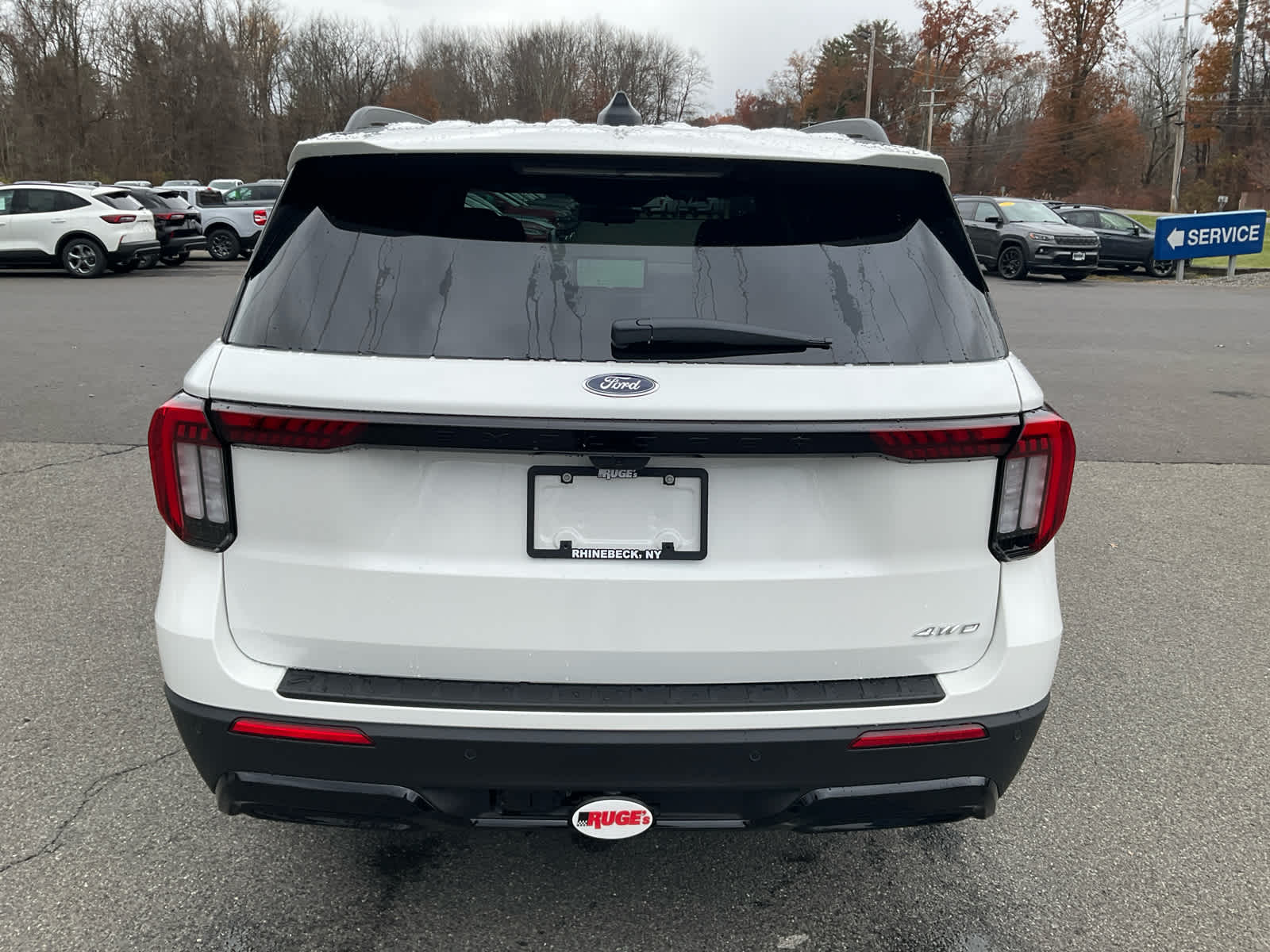 2026 Ford Explorer ST-Line photo 3