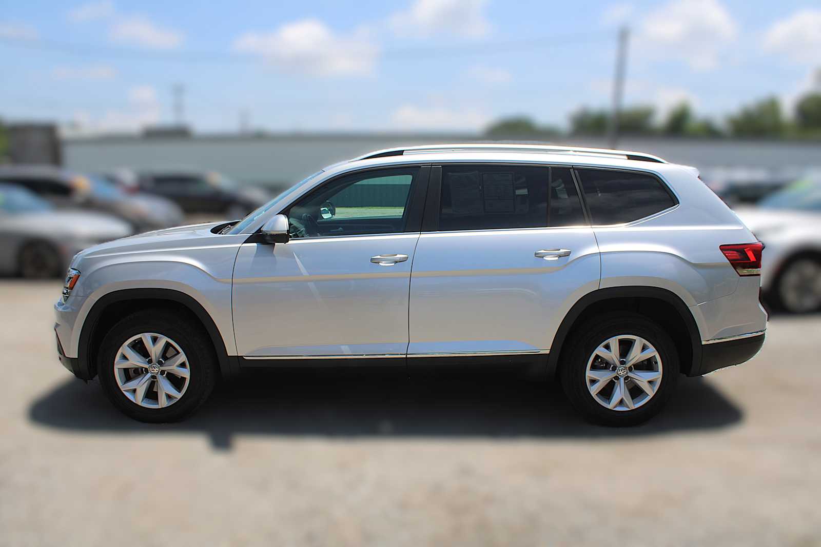 2018 Volkswagen Atlas V6 SEL photo 12