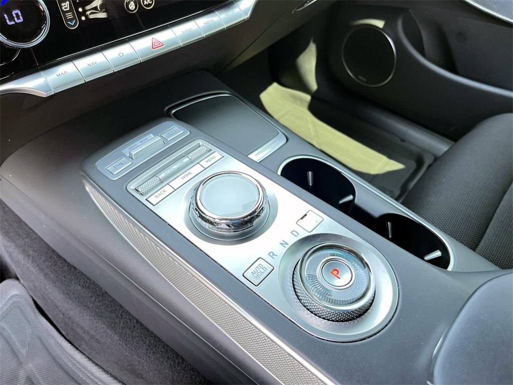 2024 Genesis GV70 2.5T photo 21
