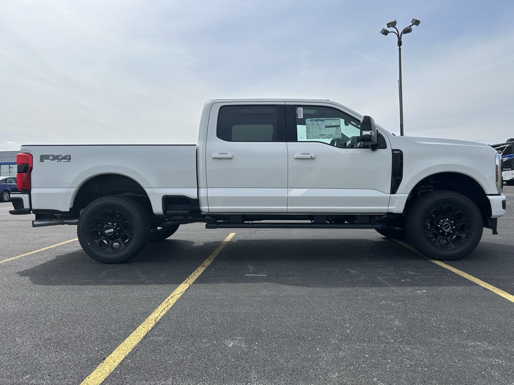 2025 Ford F-350 Lariat photo 4