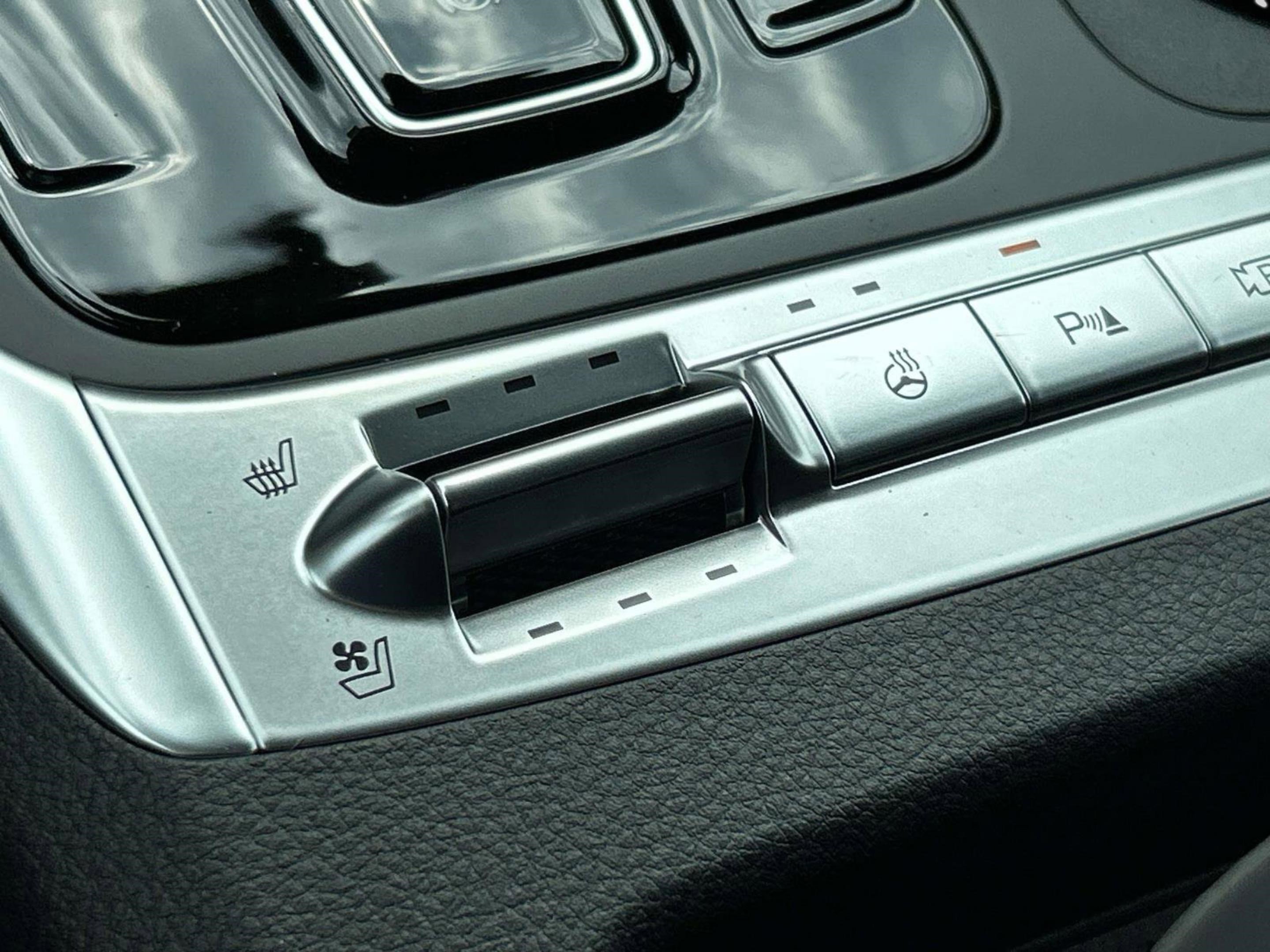 2026 Kia Carnival SX Prestige photo 34