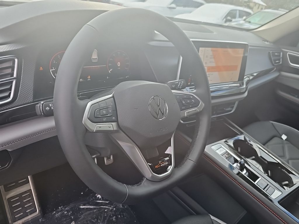 2025 Volkswagen Atlas Peak Edition SE photo 6
