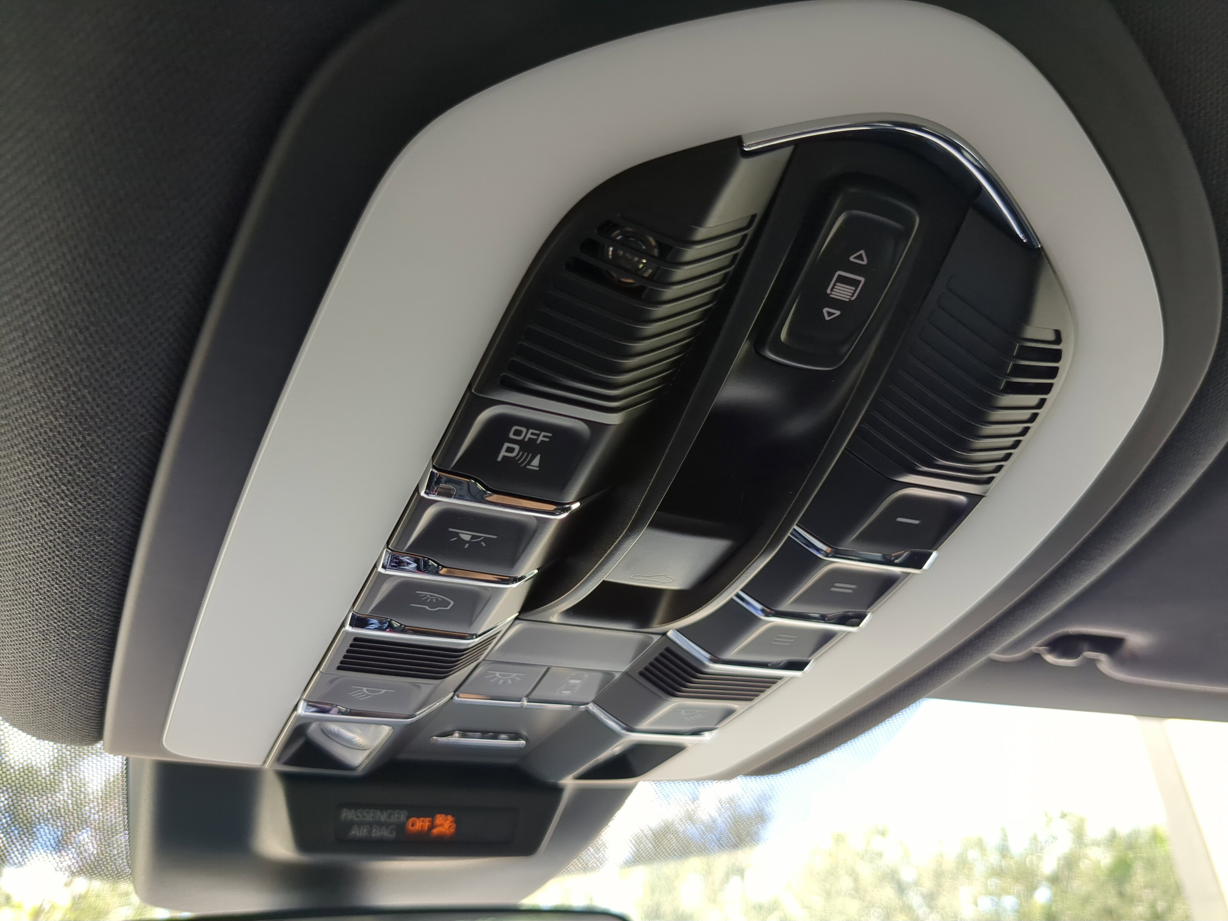 2024 Porsche Macan Base photo 10