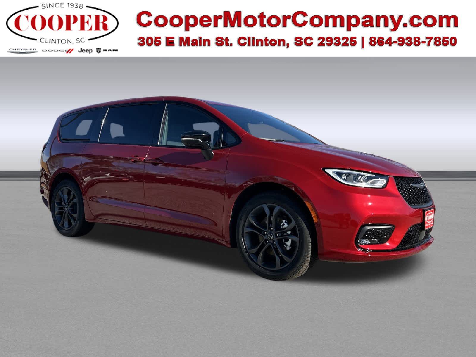 2026 Chrysler Pacifica Select's photo