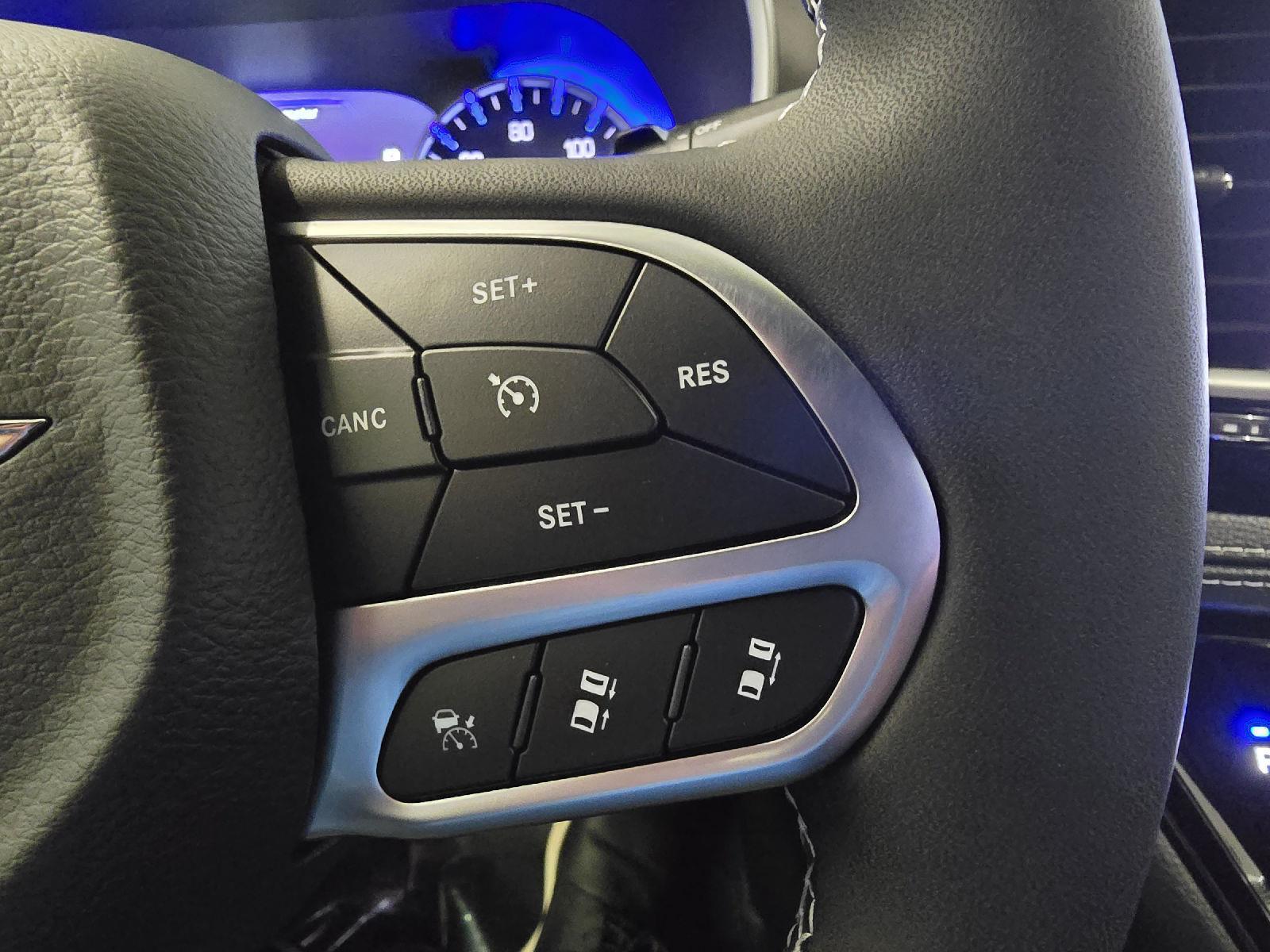 2025 Chrysler Pacifica photo 12