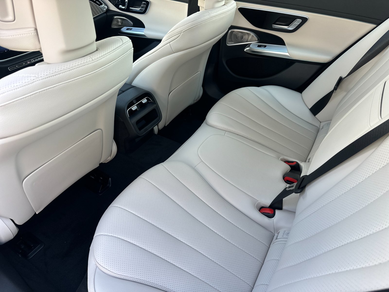 2026 Mercedes Benz E 350 4MATIC Sedan photo 12