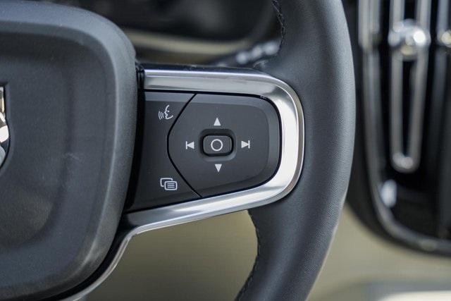 2026 Volvo XC40 AWD photo 20