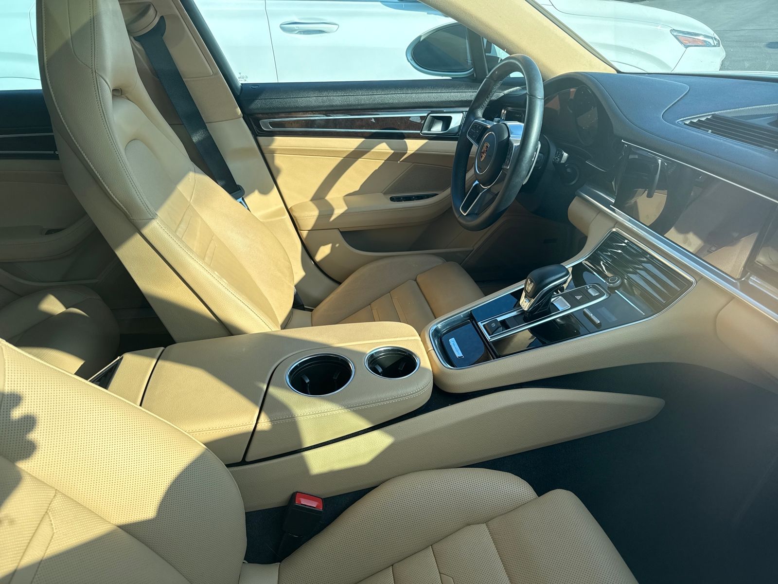 2018 Porsche Panamera 4 photo 10