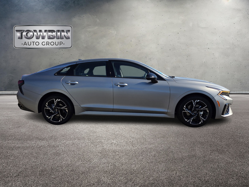 2025 Kia K5 GT-Line photo 3
