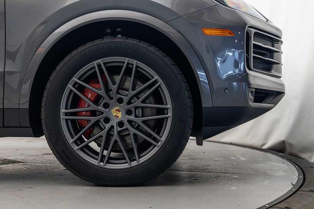 2024 Porsche Cayenne S photo 11