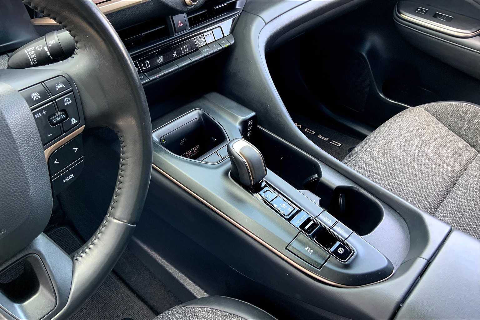 2023 Toyota Crown XLE photo 15