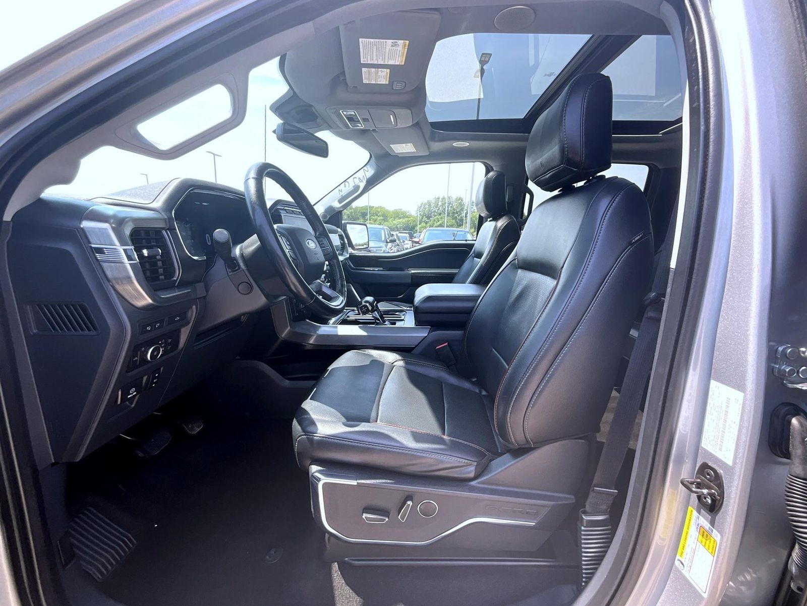 2022 Ford F-150 Lariat photo 10