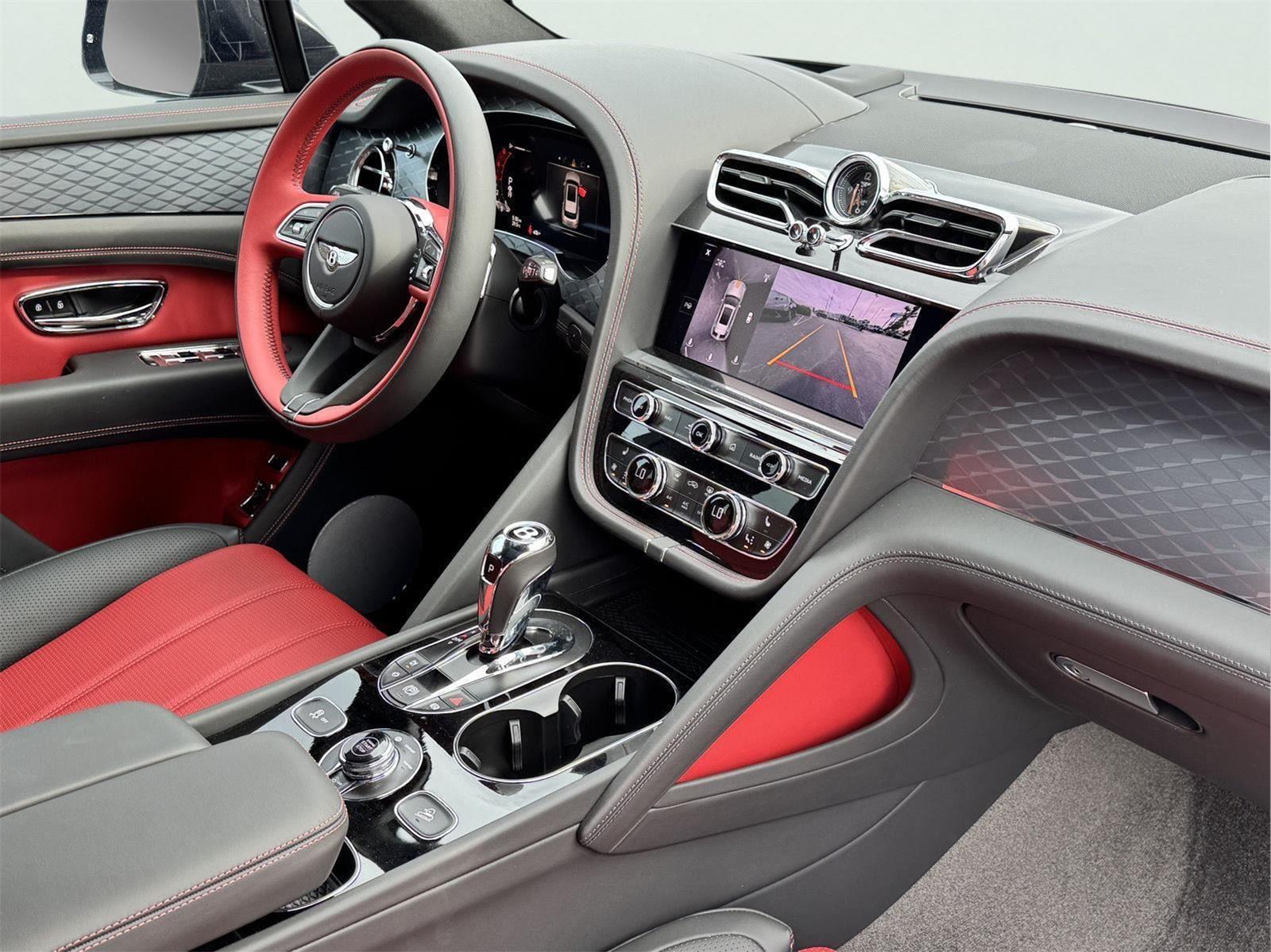 2024 Bentley Bentayga V8 photo 19