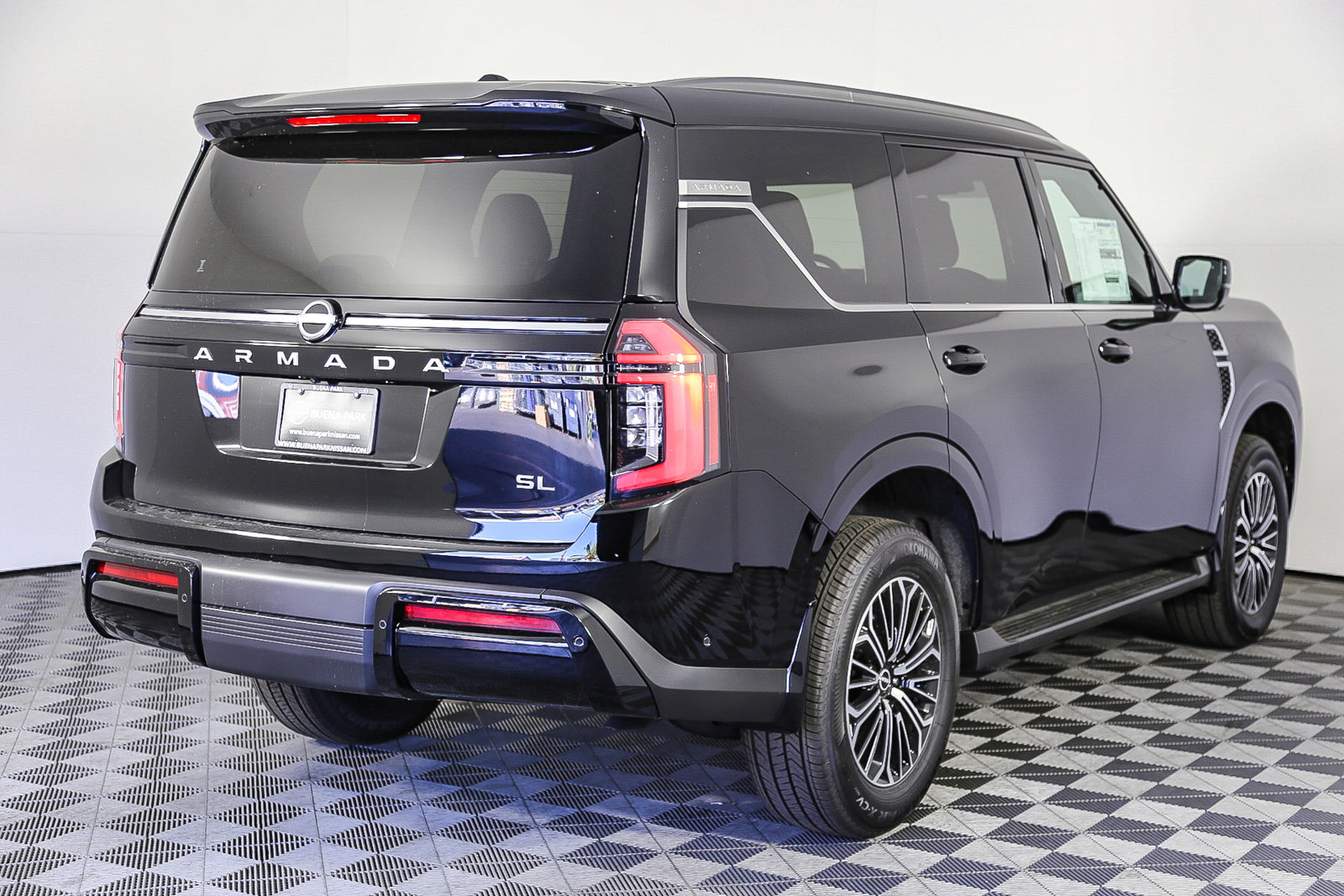 2025 Nissan Armada SL photo 9